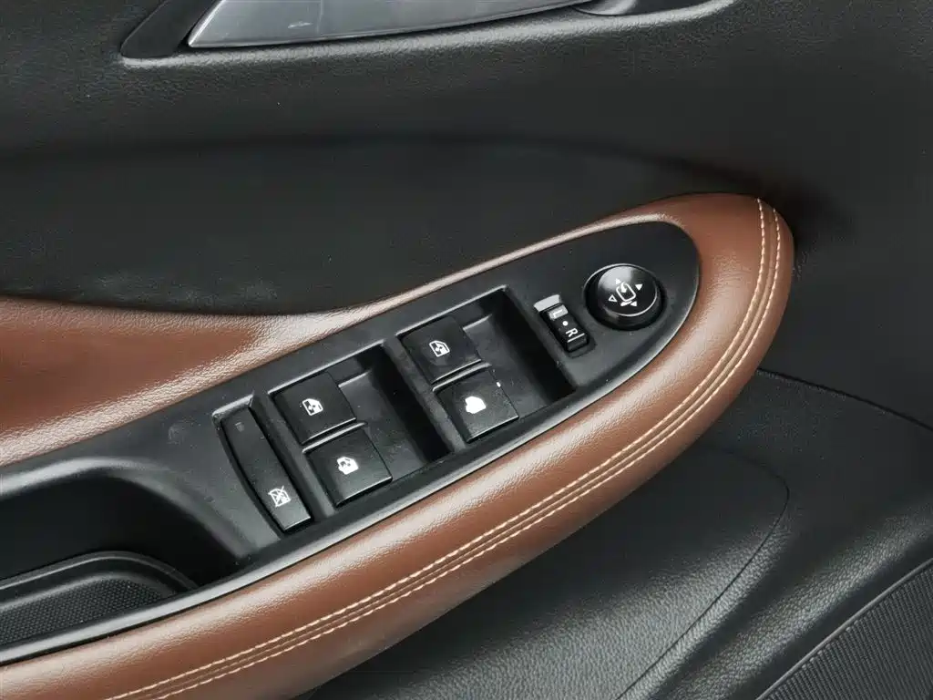 Buick Envision Plus 2016 — фото 9