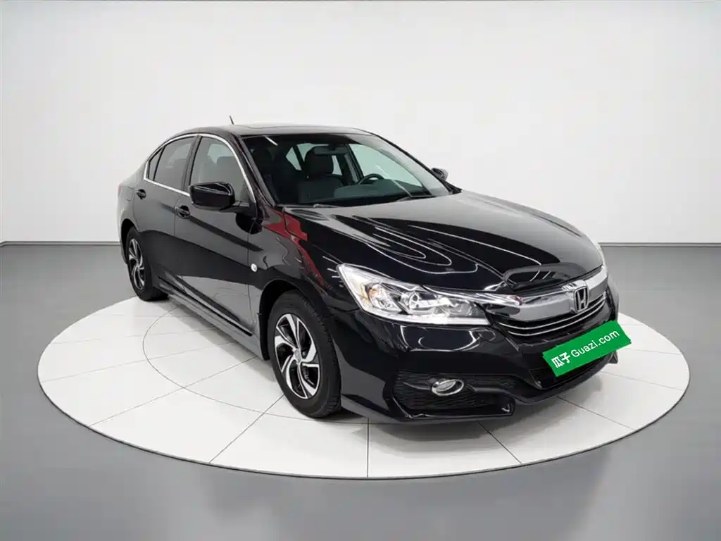 Honda Accord 2017 — фото 22