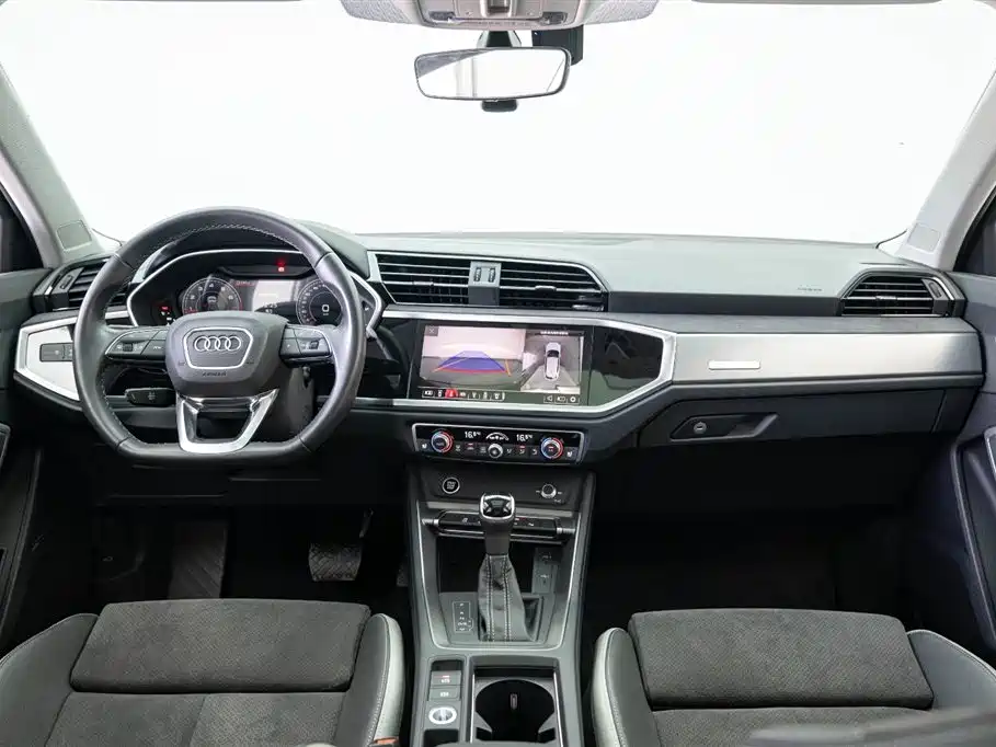 Audi Q3 2023 — фото 11