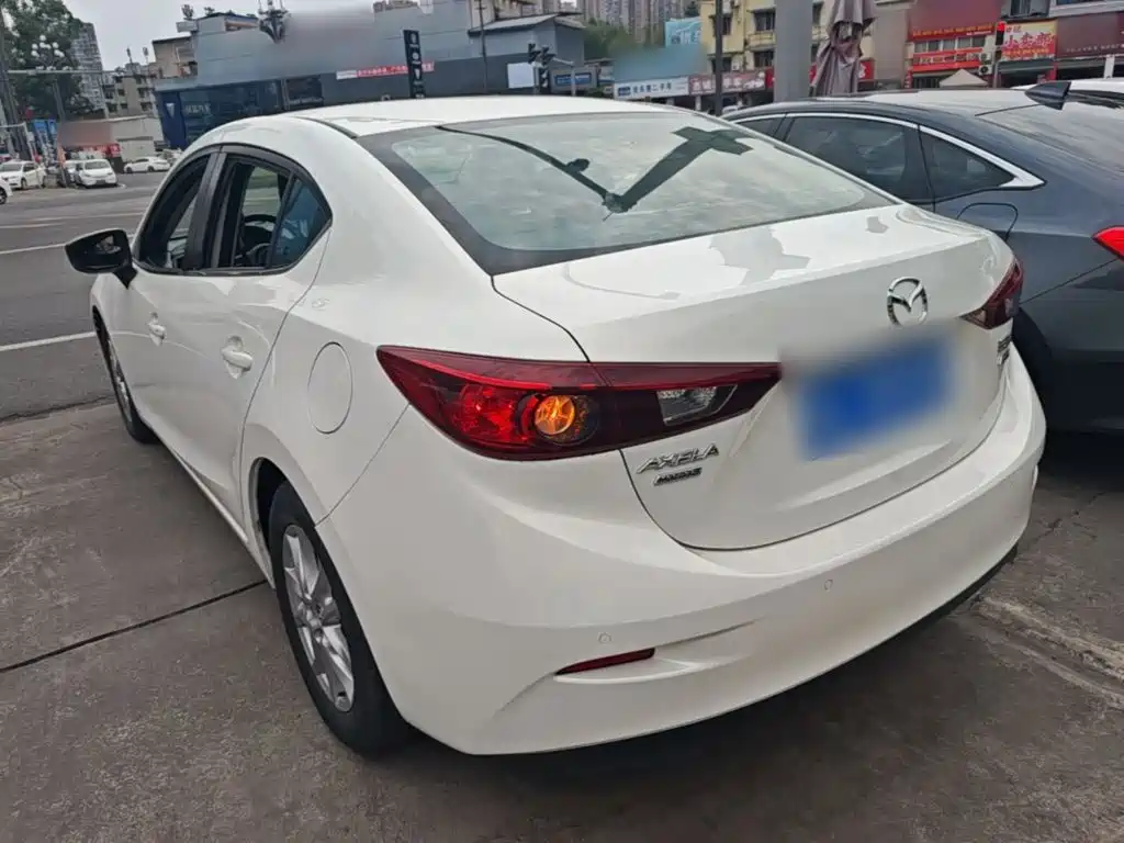 Mazda 3 Axela 2018 — фото 5