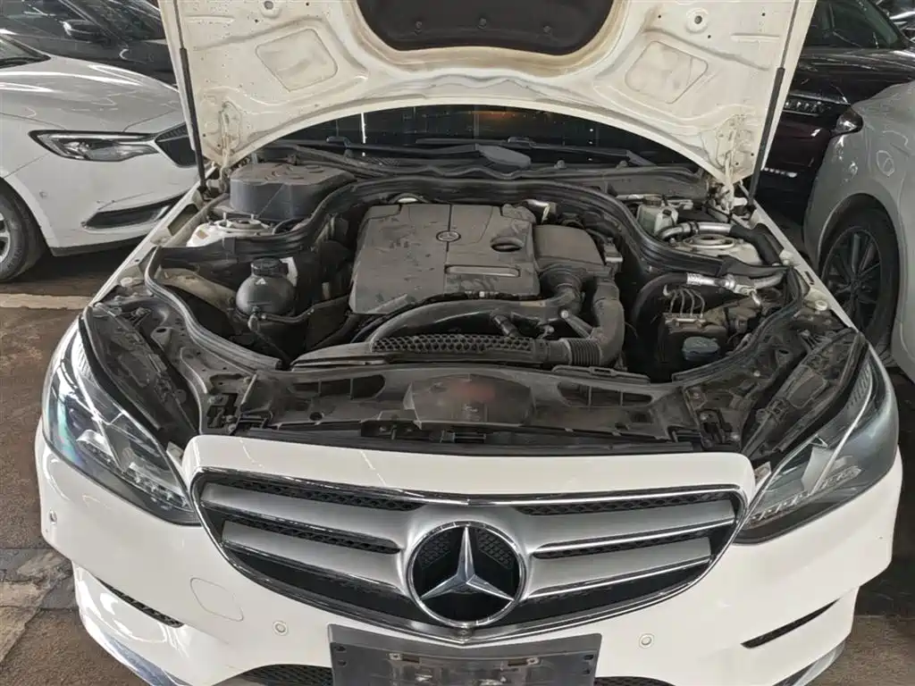 Mercedes-Benz E-Class 2015 — фото 20