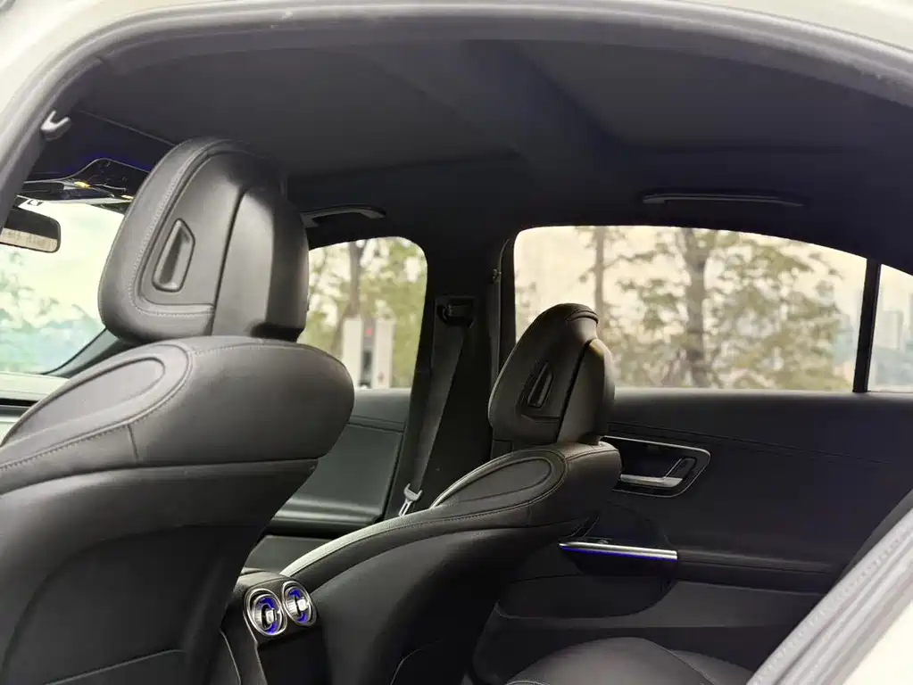 Mercedes-Benz C-Class 2023 — фото 9