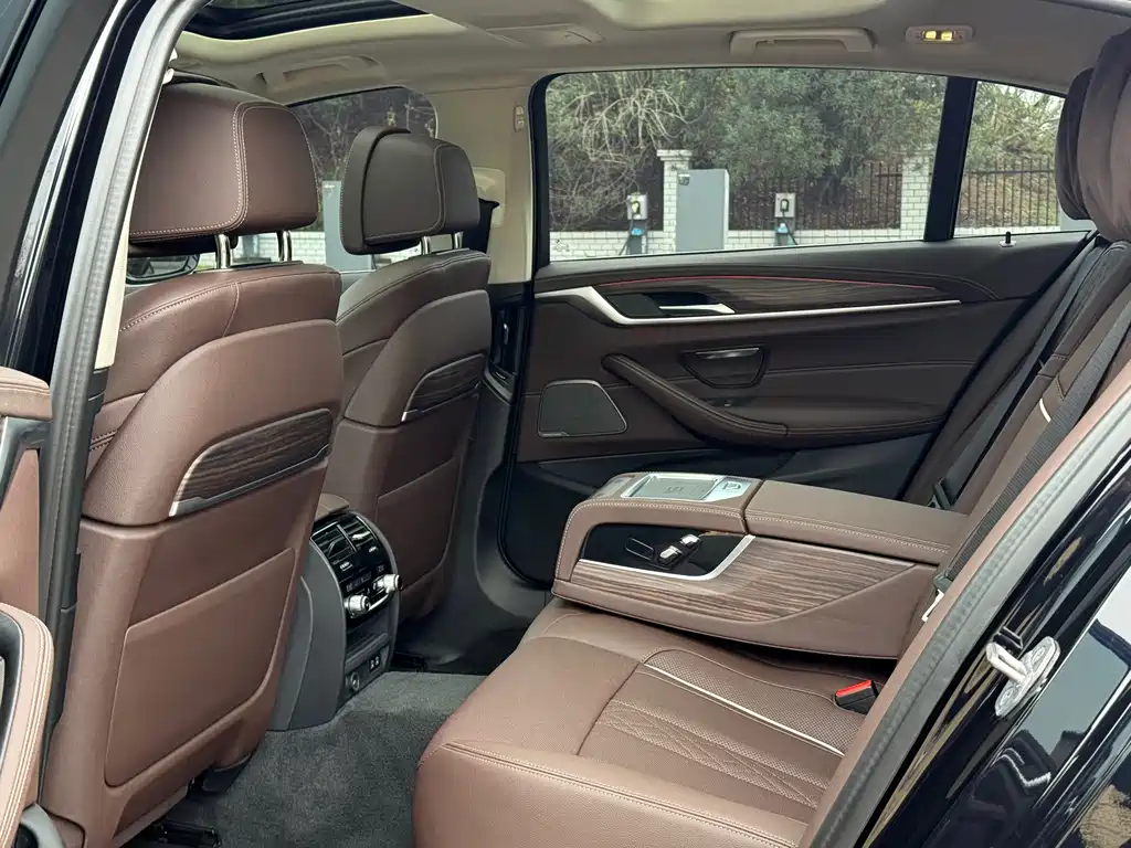 BMW 5 Series 2023
