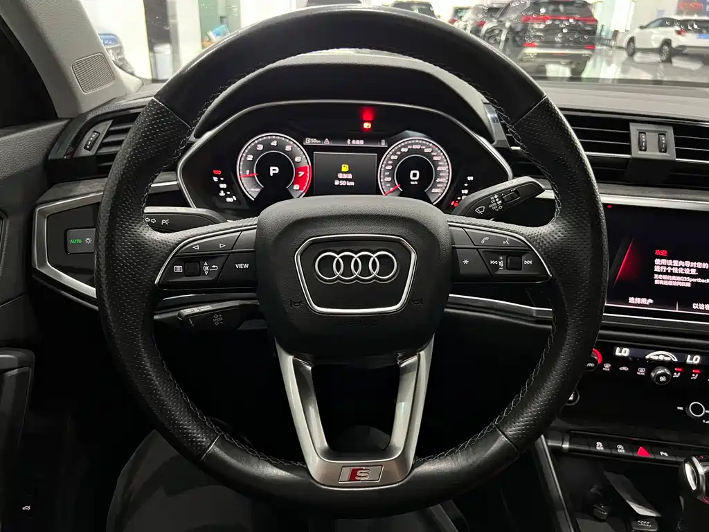Audi Q3 Sportback 2023 — фото 15