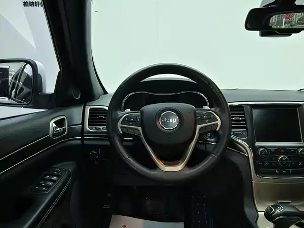 Jeep Grand Cherokee 2015