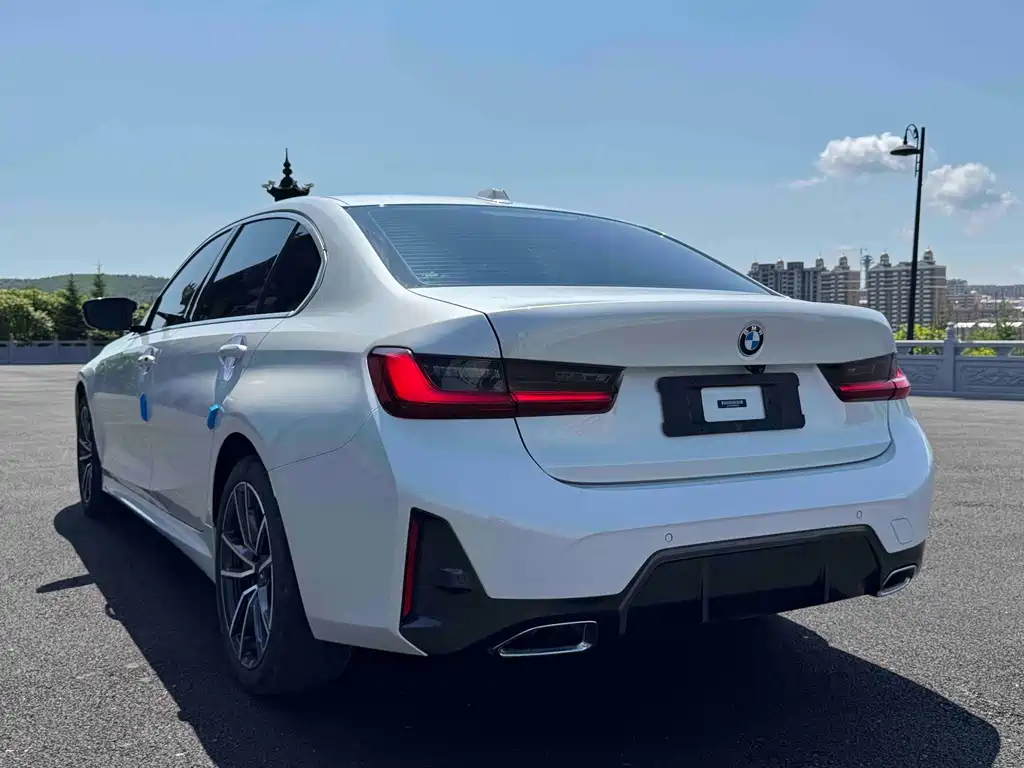 BMW 3 Series 2023