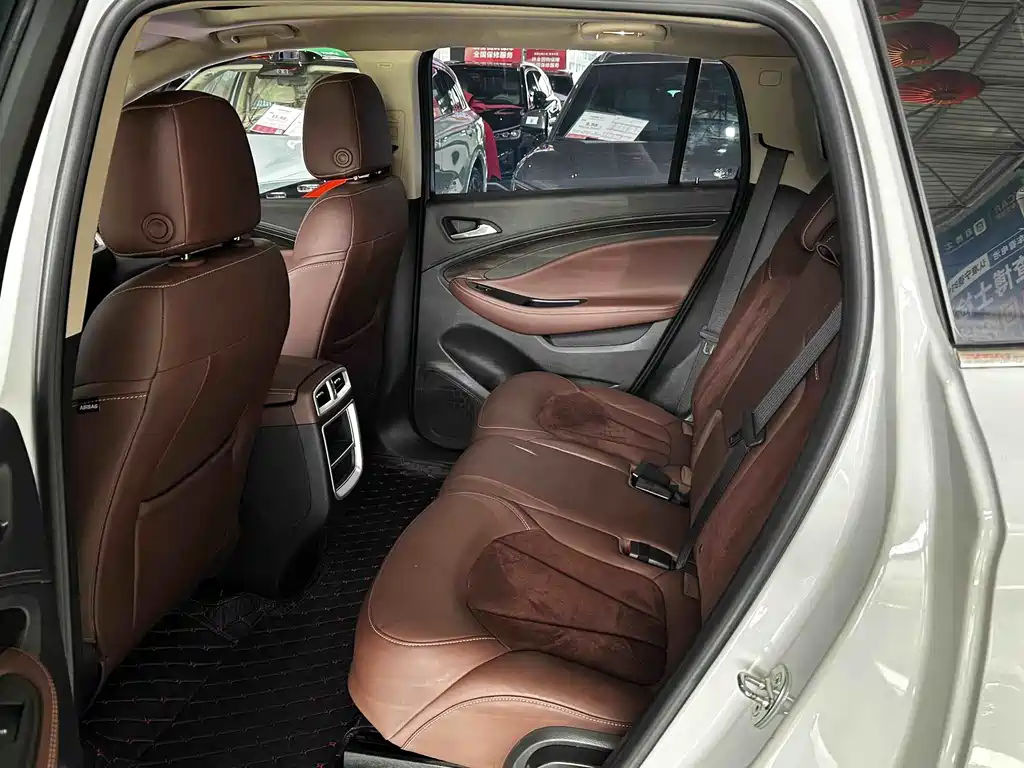 Buick Envision Plus 2017 — фото 12
