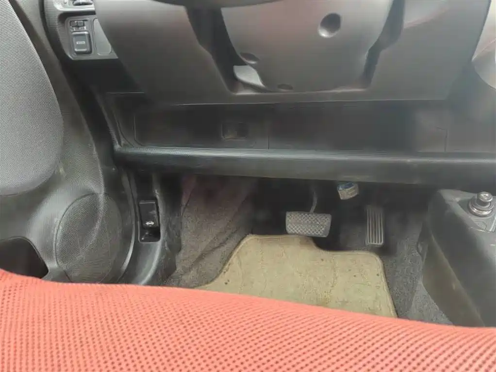 Honda Fit 2006 — фото 19
