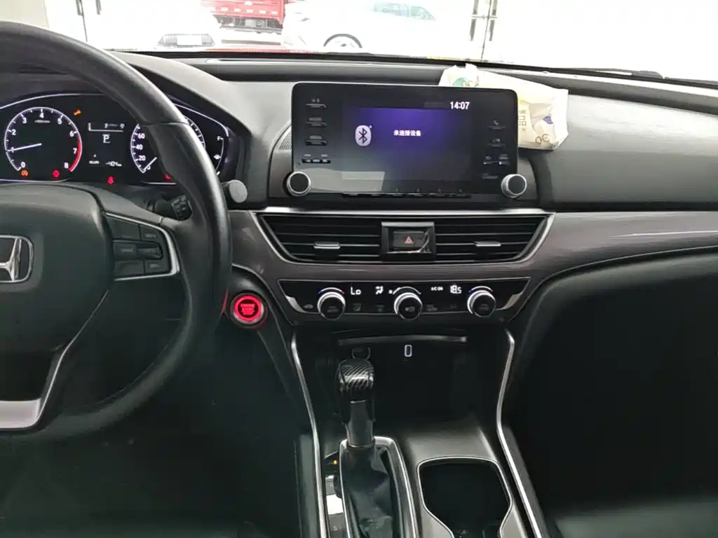 Honda Accord 2018 — фото 13