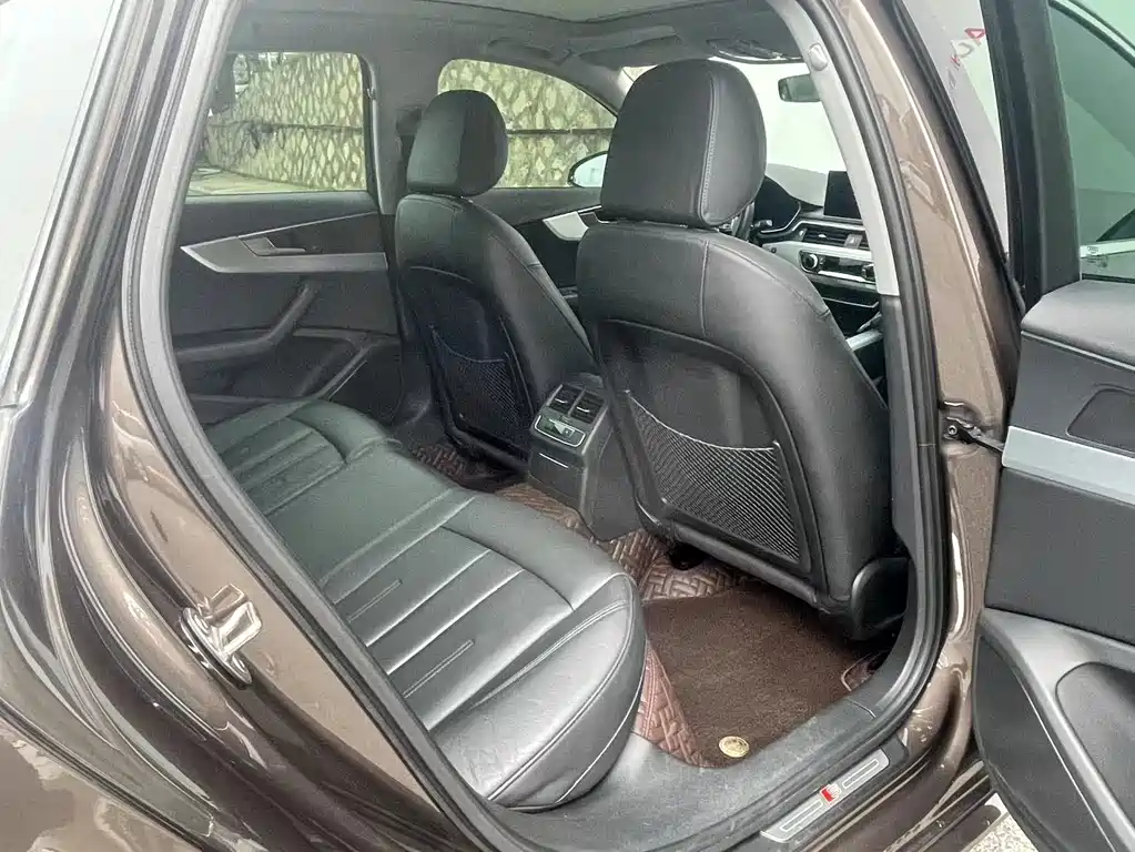 Audi A4L 2019