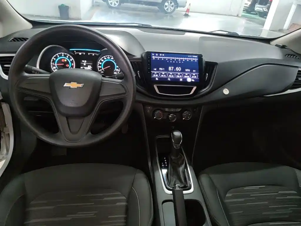 Chevrolet Cavalier 2019 — фото 10