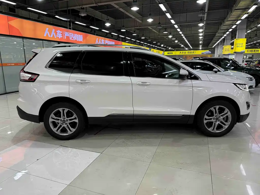 Ford Edge 2018 — фото 17