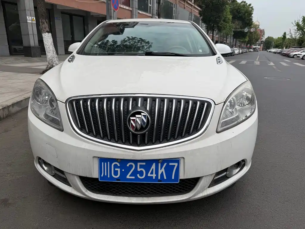 Buick Excelle 2013 — фото 2