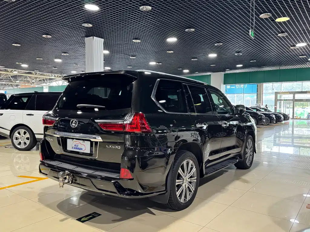 Lexus LX 2016 — фото 15