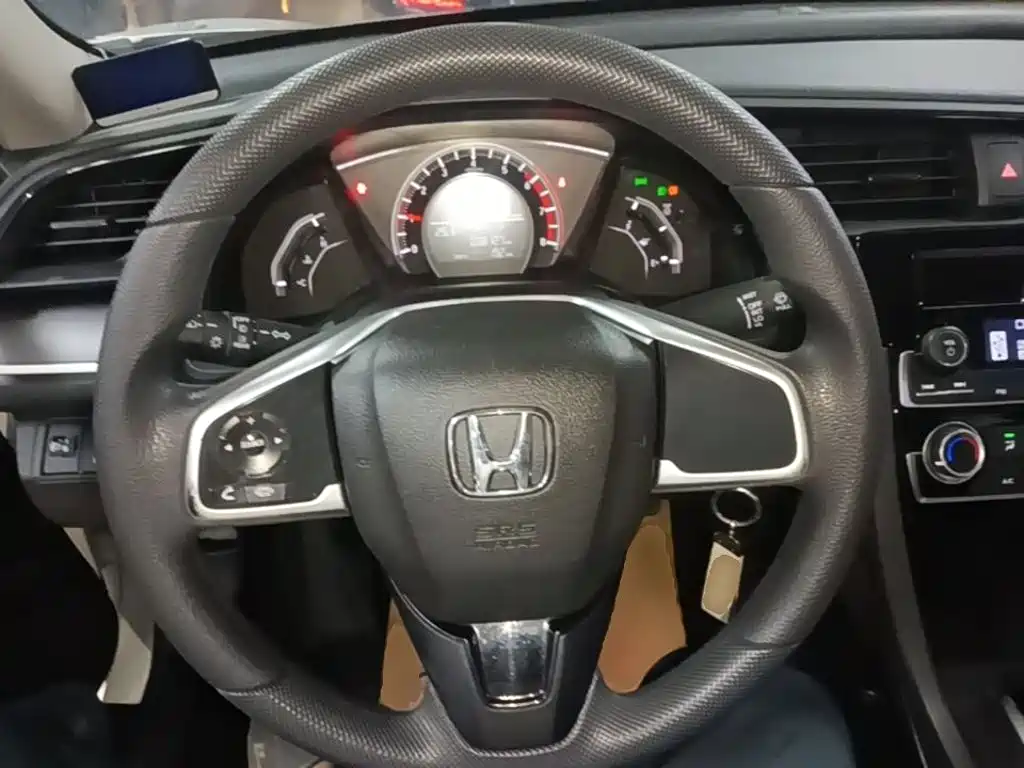 Honda Civic 2017 — фото 11