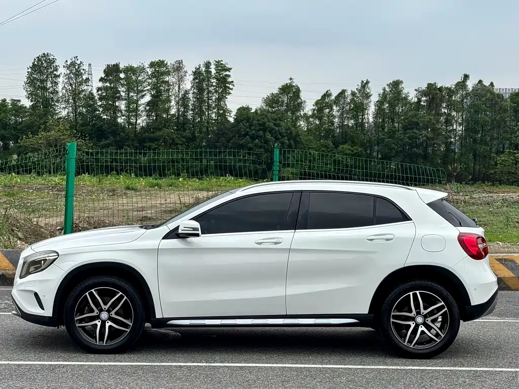 Mercedes-Benz GLA 2015