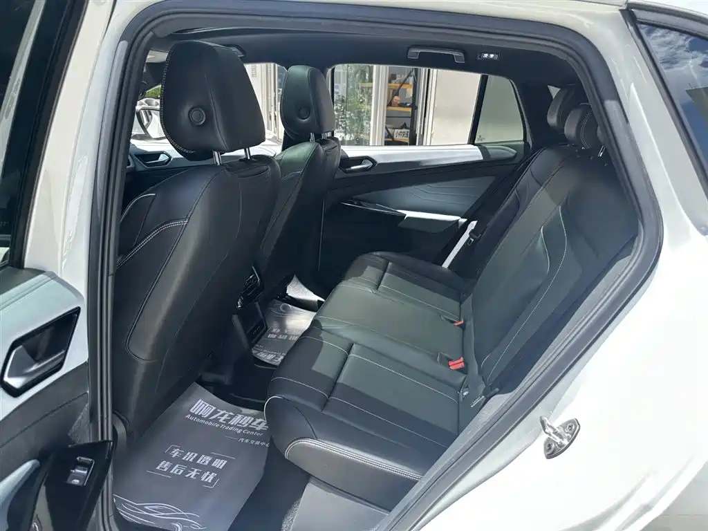 Volkswagen ID.4 X 2025