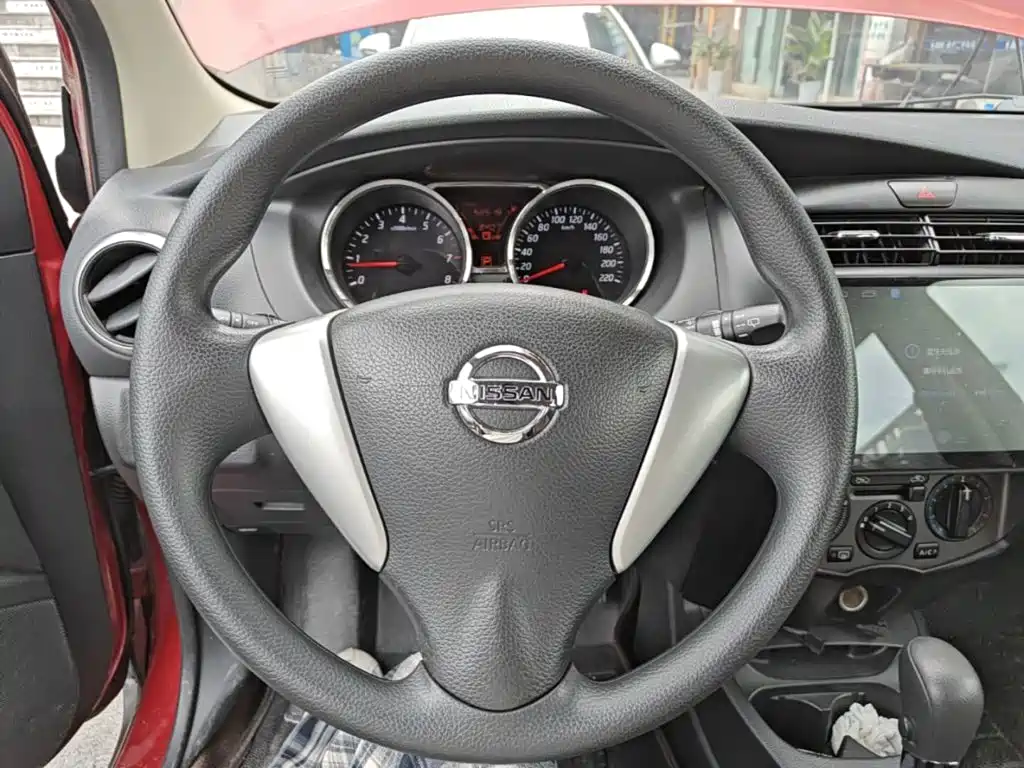 Nissan Livina 2015