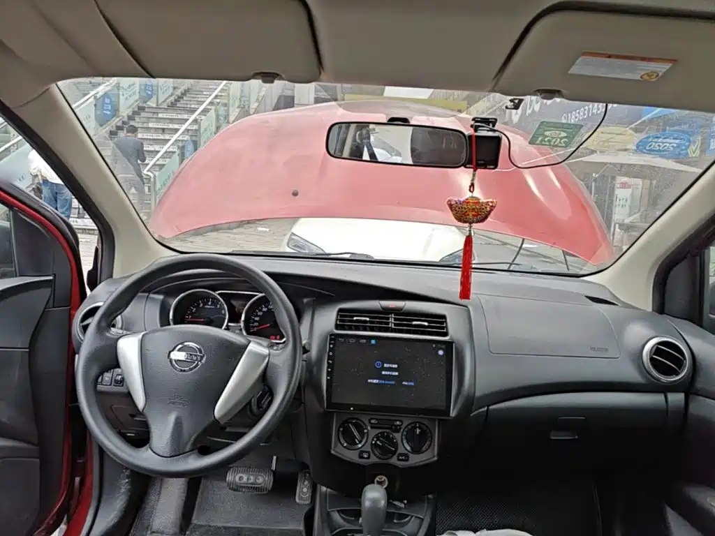 Nissan Livina 2015
