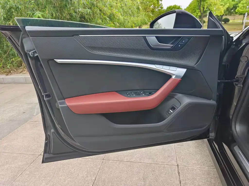 Audi A7L 2023 — фото 10