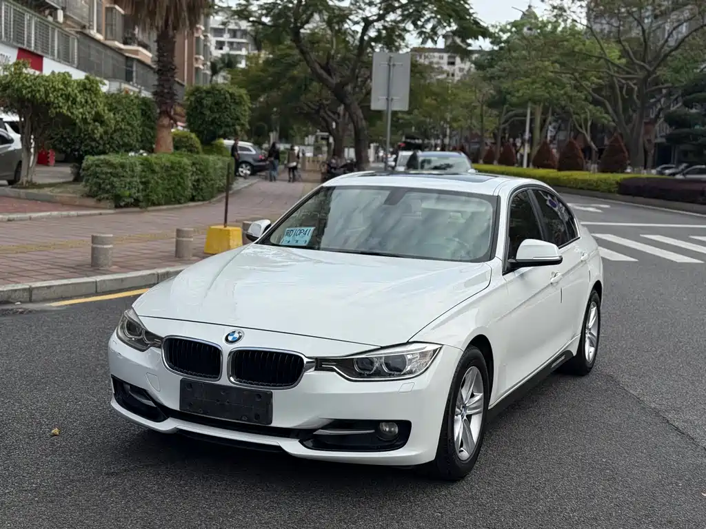 BMW 3 Series 2013 — фото 1