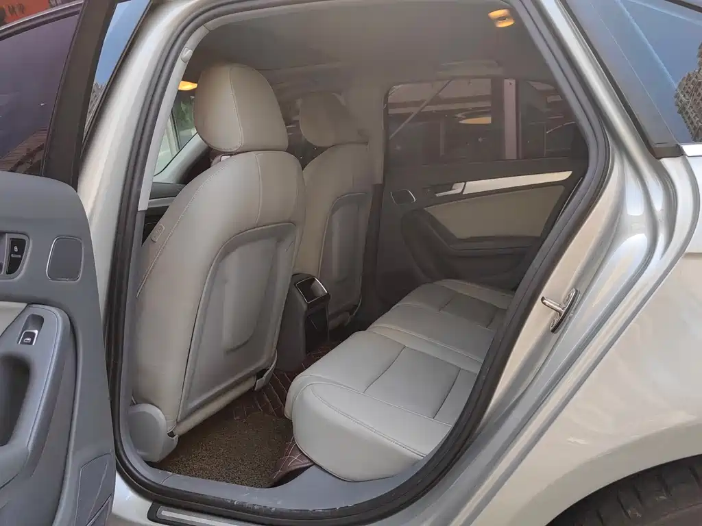 Audi A4L 2015