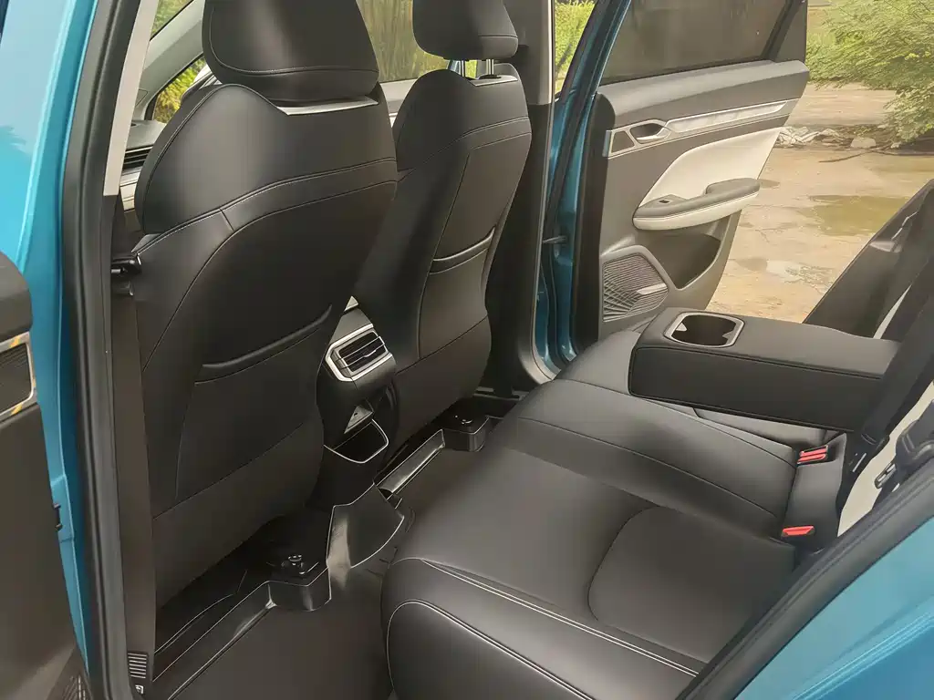Geely Emgrand L 2022 — фото 11