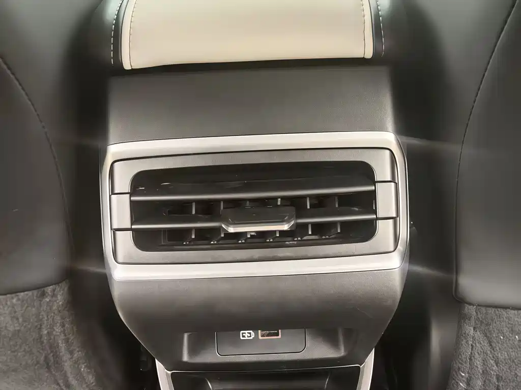Geely Emgrand L 2022 — фото 12