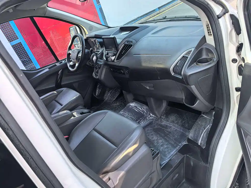 Ford Tourneo 2020 — фото 10