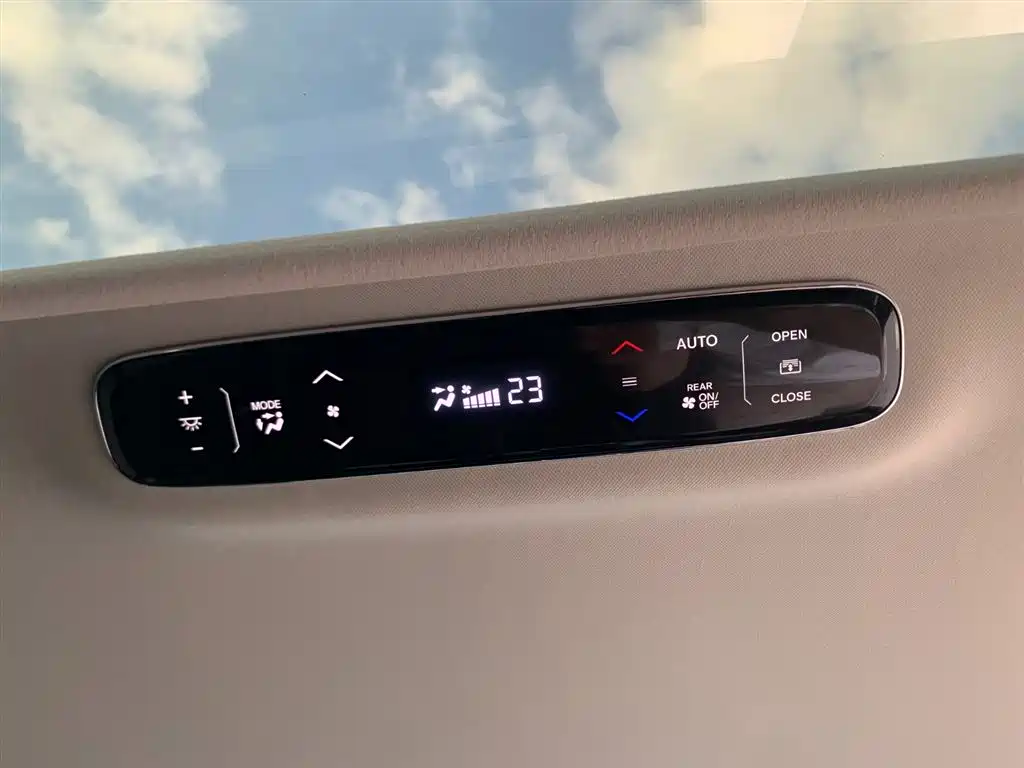 Honda Elysion 2022 — фото 24