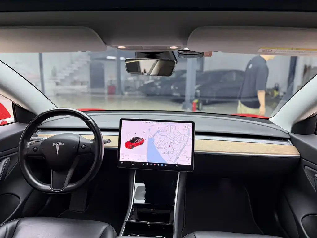 Tesla Model 3 2019 — фото 11