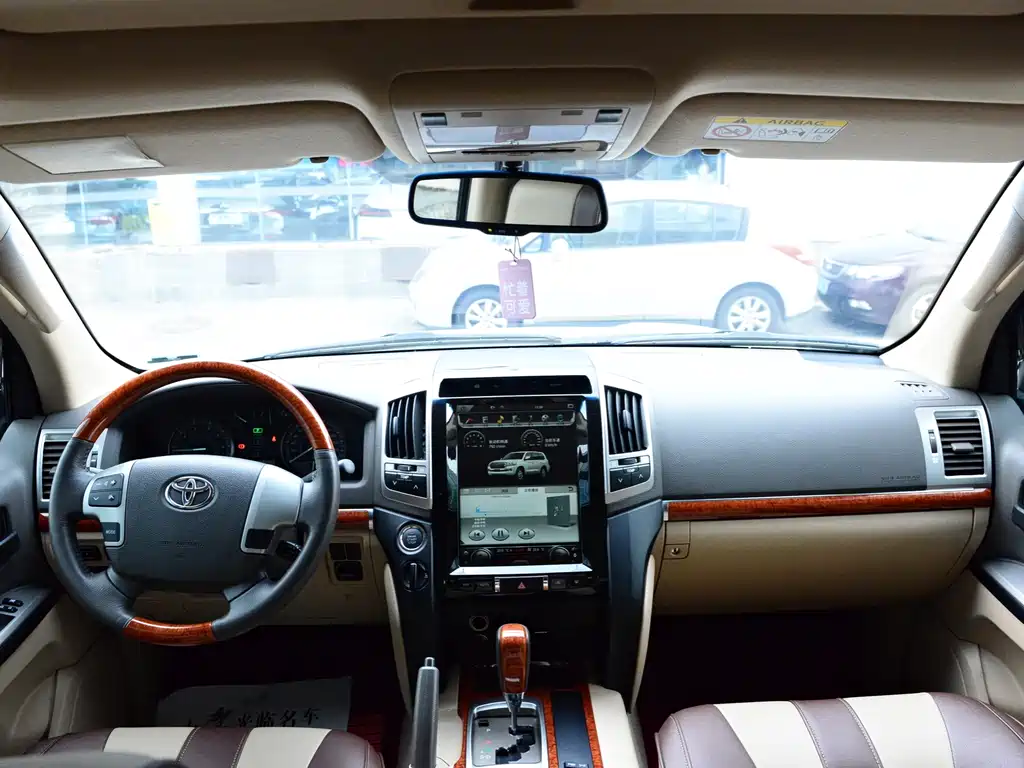 Toyota Land Cruiser 2017 — фото 4