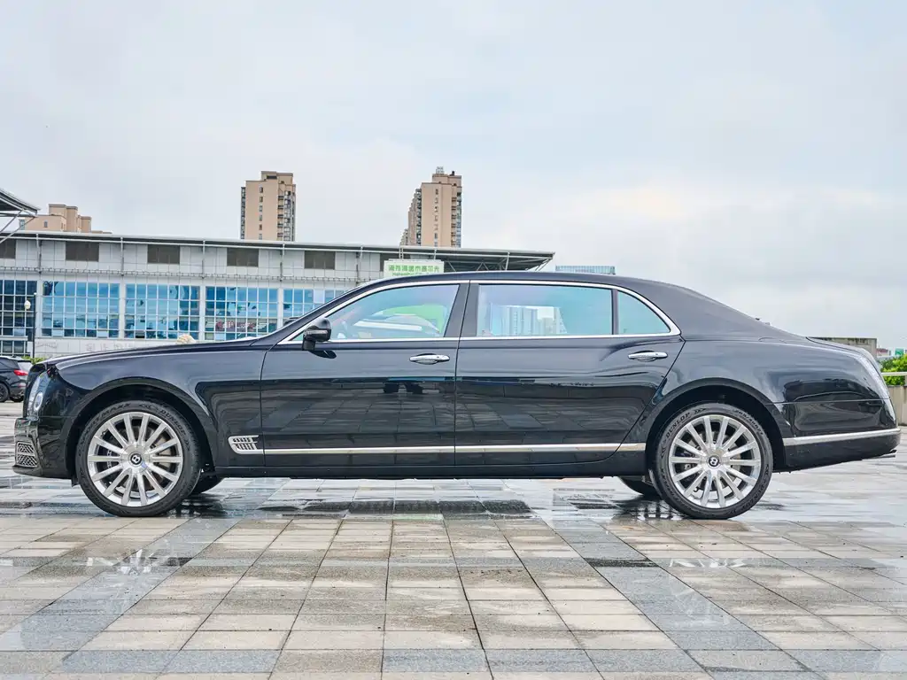 Bentley Mulsanne 2017 — фото 6