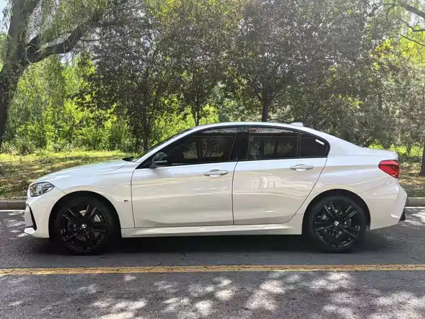 BMW 1 Series 2021