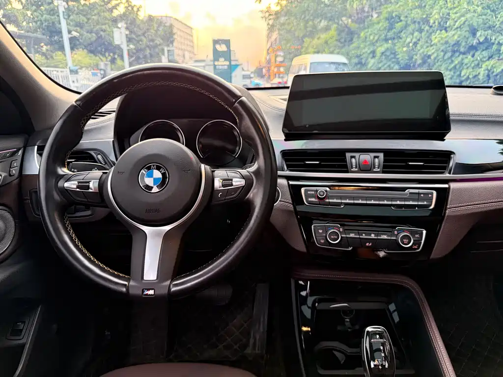BMW X2 2023 — фото 18