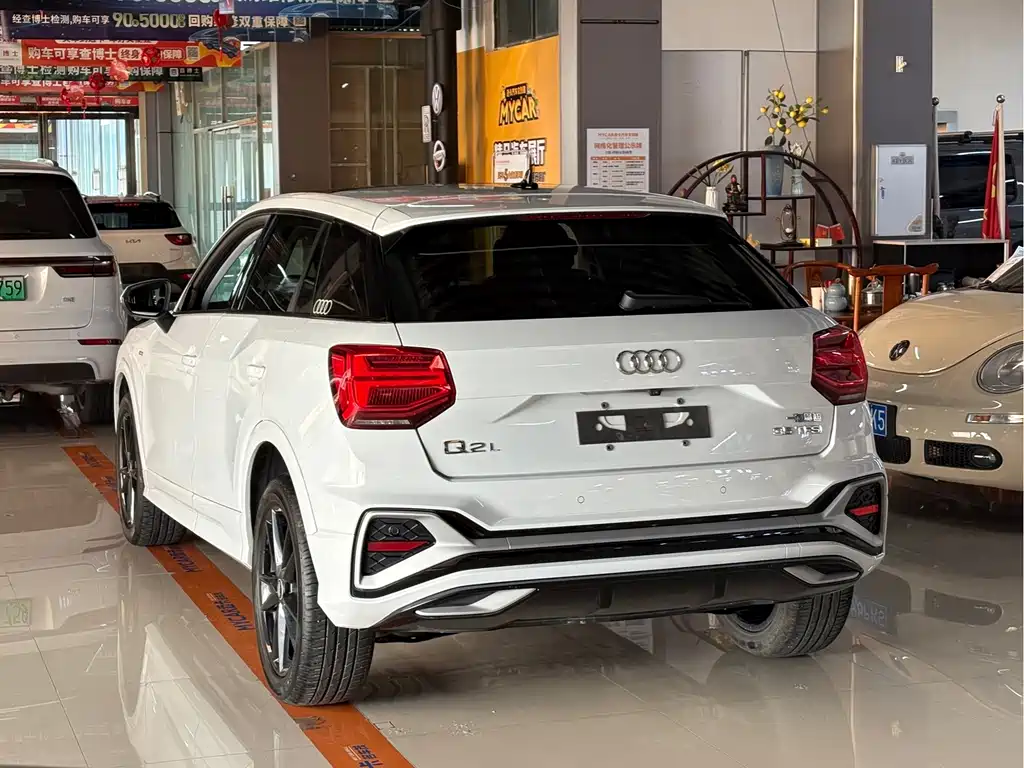 Audi Q2L 2022