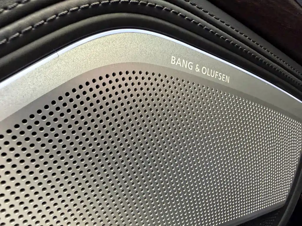 Audi A8 2022 — фото 22