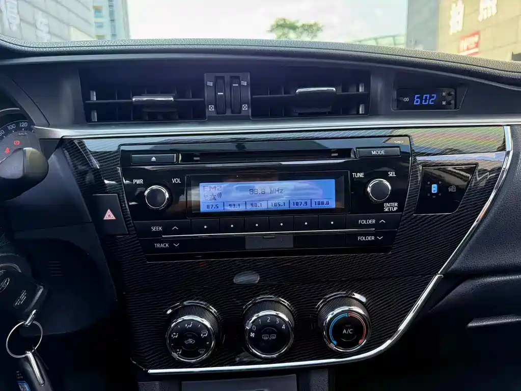 Toyota Corolla 2016 — фото 12