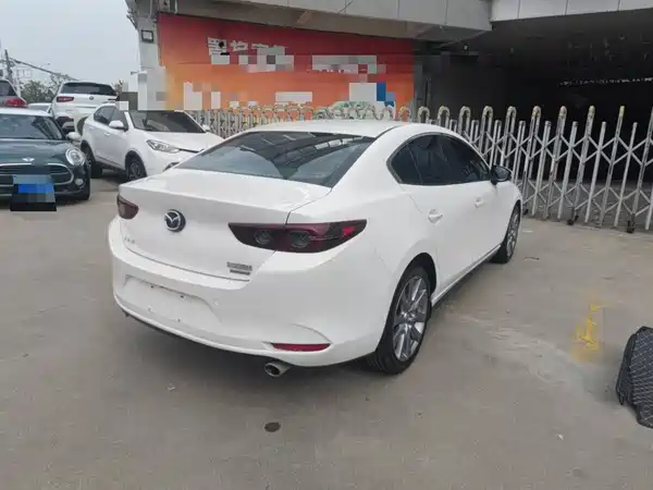 Mazda 3 Axela 2022