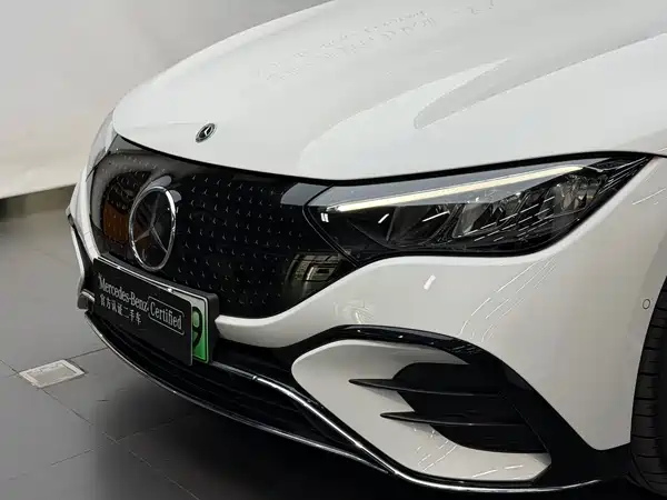 Mercedes-Benz EQE 2025