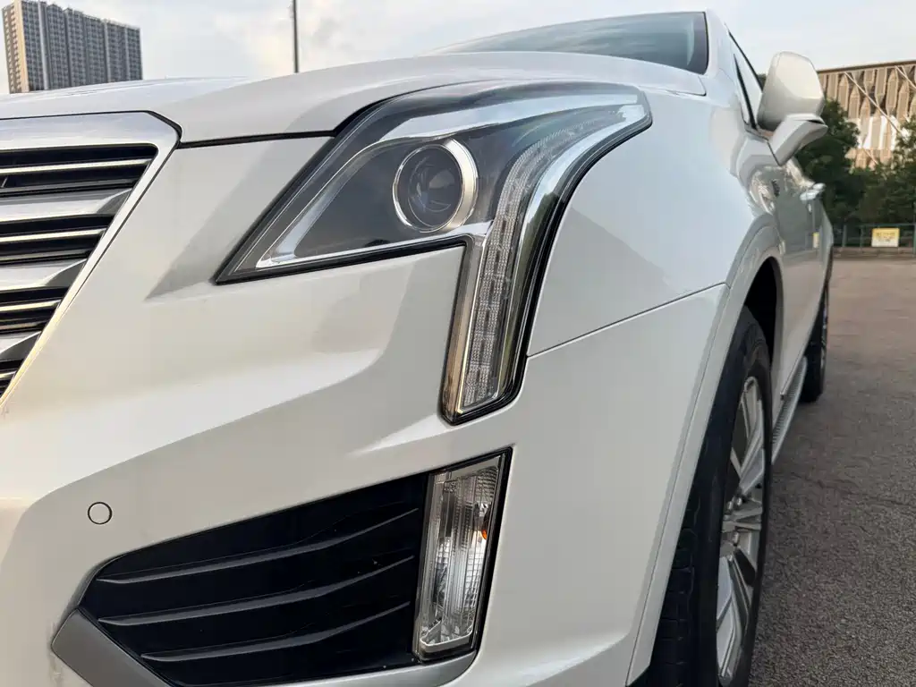 Cadillac XT5 2018 — фото 24