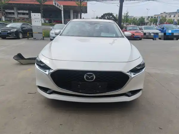 Mazda 3 Axela 2022