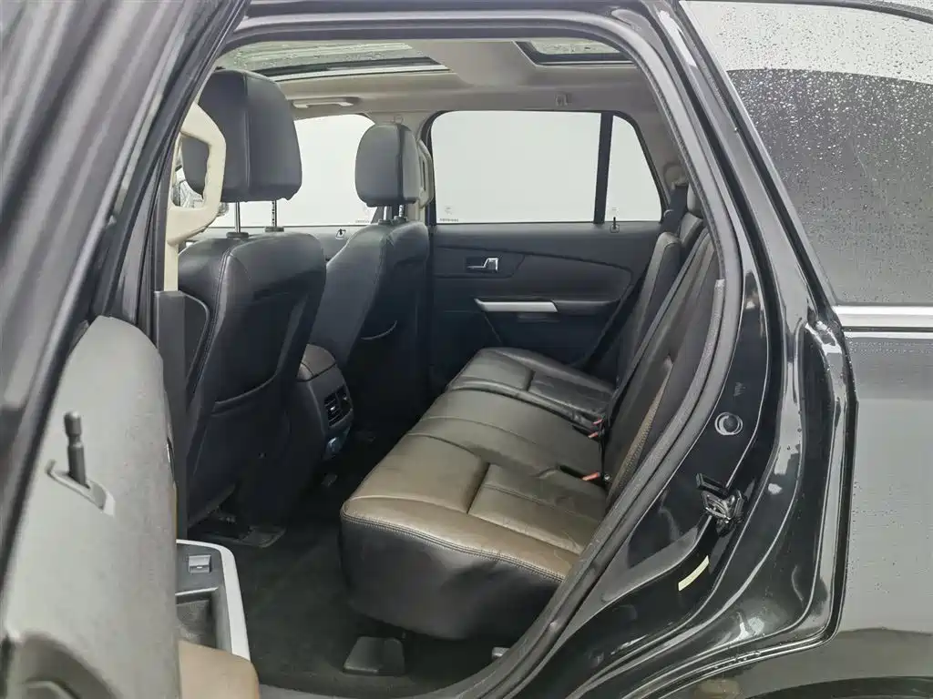 Ford Edge 2014 — фото 15