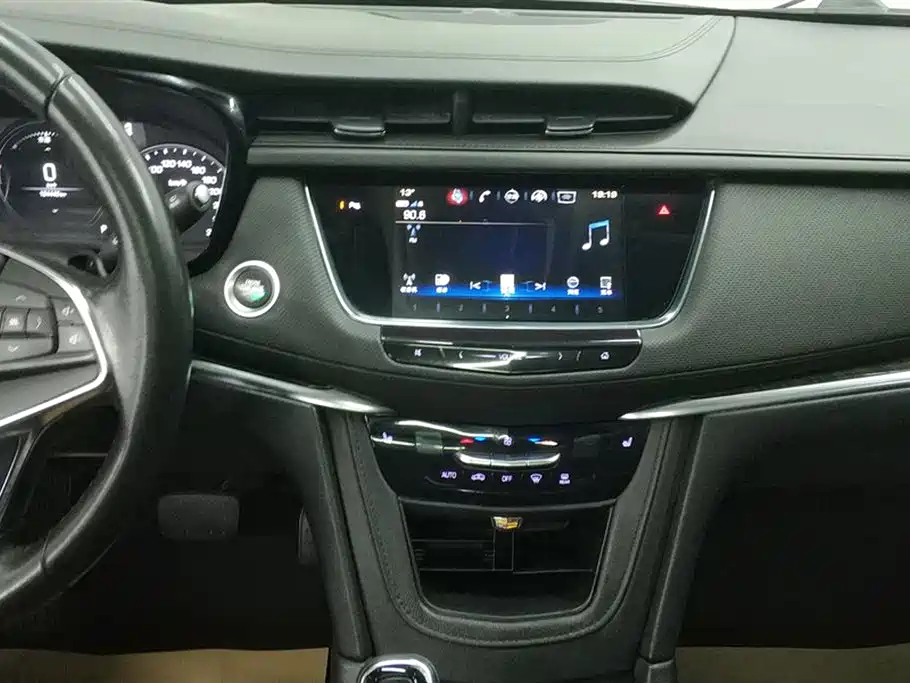 Cadillac XT5 2018 — фото 13
