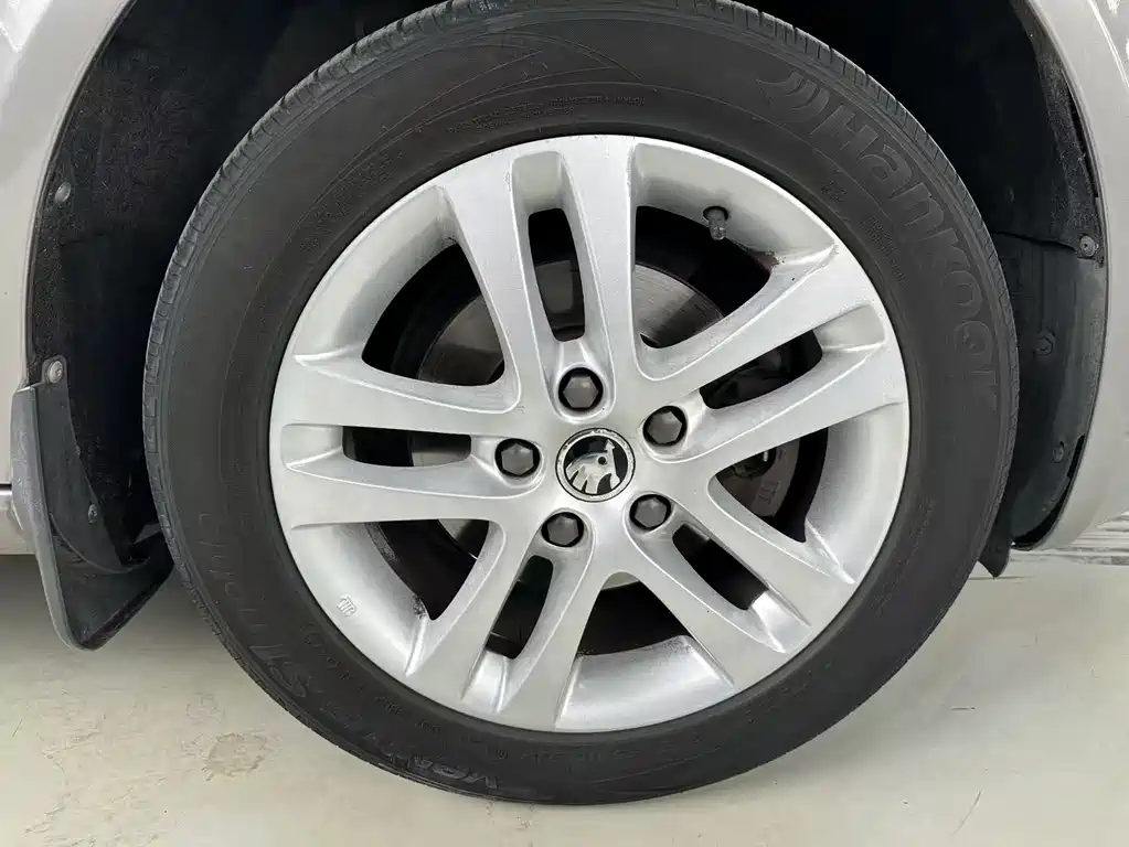 Skoda Octavia 2014 — фото 13