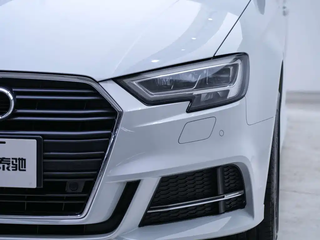 Audi A3 2019 — фото 8
