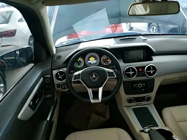 Mercedes-Benz GLK-Class 2015