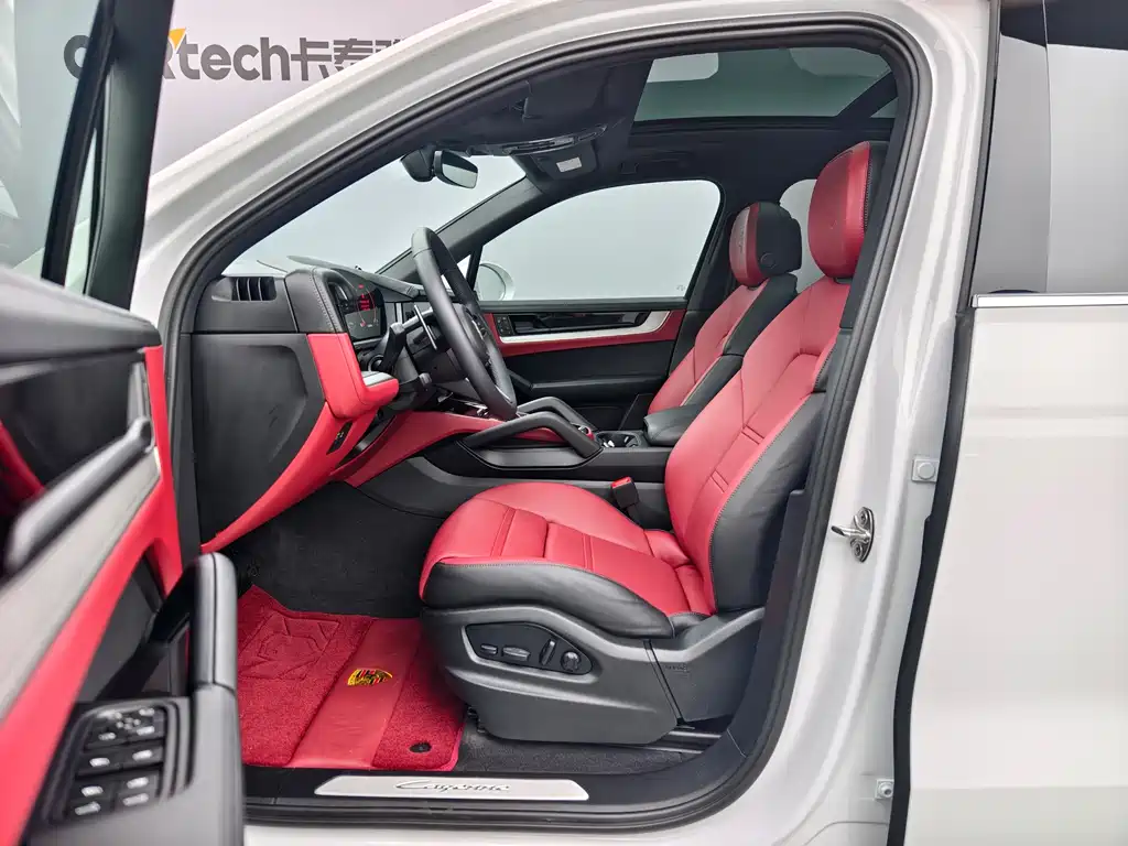 Porsche Cayenne 2025