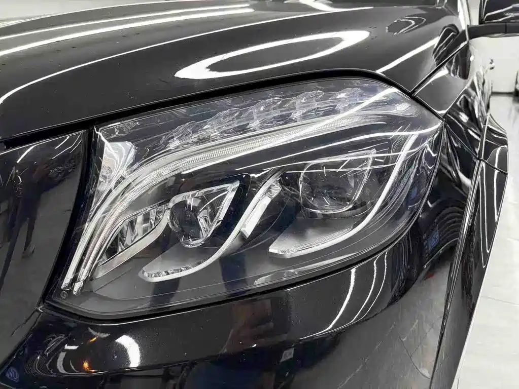 Mercedes-Benz GLS AMG 2017 — фото 26