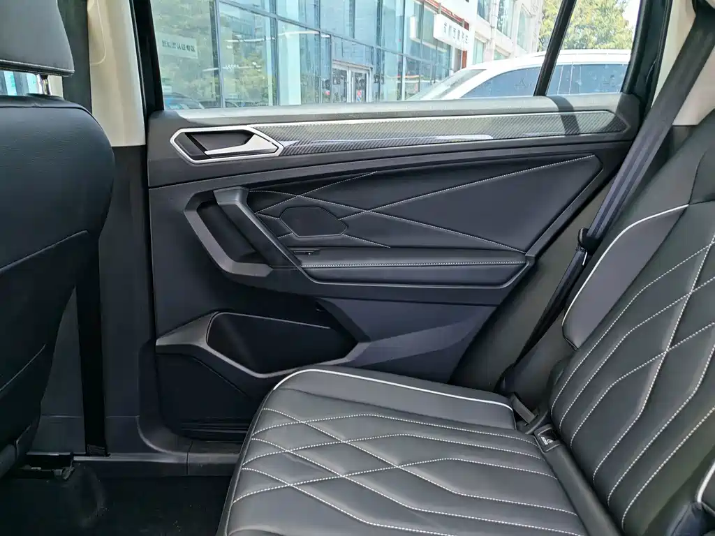 Volkswagen Tiguan L 2025